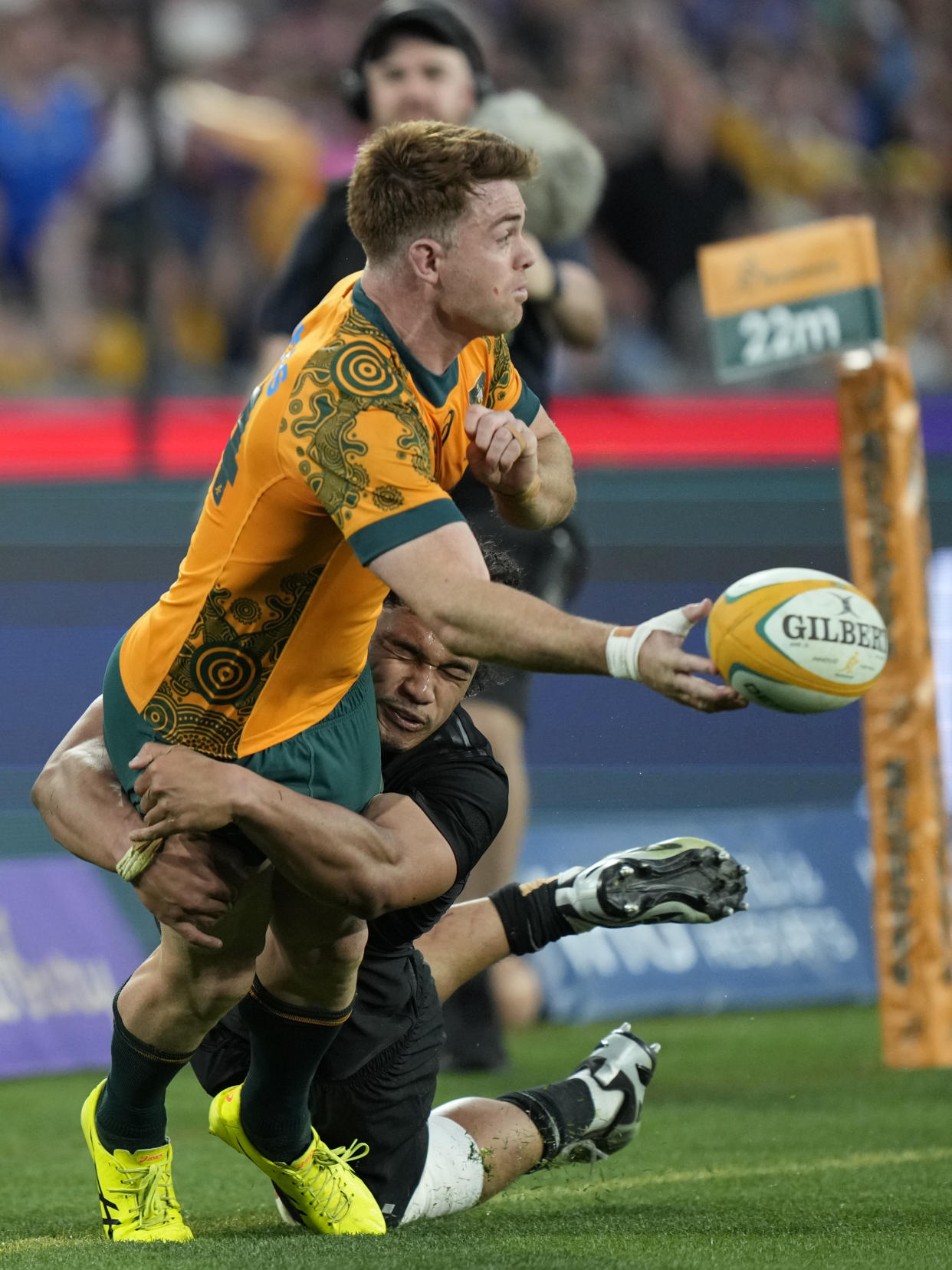 Australia's Andrew Kellaway, left, is tackled by New Zealand's Wallace Sititi during their rugby union test match in Sydney, Saturday, Sept. 21, 2024. (AP Photo/Rick Rycroft)