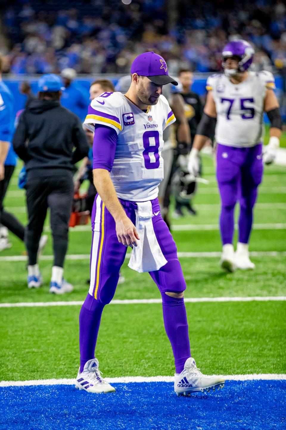 Will Kirk Cousins and the Minnesota Vikings suffer another tough loss in Week 14 of the 2021 NFL season?