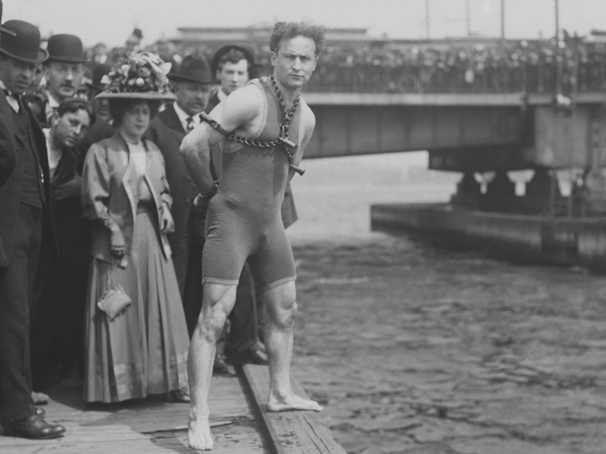Harry Houdini before he jumped off the Harvard Bridge in Boston