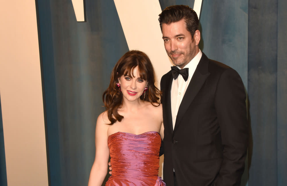 Zooey Deschanel's boyfriend Jonathan Scott says she looked beautiful at the Oscars credit:Bang Showbiz