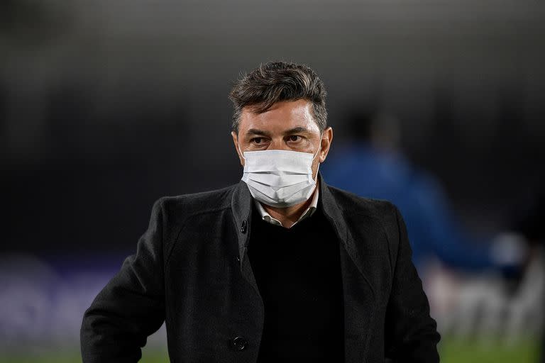 Marcelo Gallardo quedó aliviado por la clasificación ajustada de River tras el 1-3 contra Fluminense por la Copa Libertadores, destacó a sus dirigidos y fustigó a Conmebol.