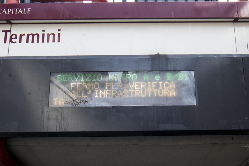 A sign on Rome's subway system at Termini train station reads that the subway lines A and B are closed to very their infrastructure after three earthquakes hit central Italy in the space of an hour, shaking the same region that suffered a series of deadly quakes last year, in Rome, Wednesday, Jan. 18, 2017. (Massimo Percossi/ANSA via AP)