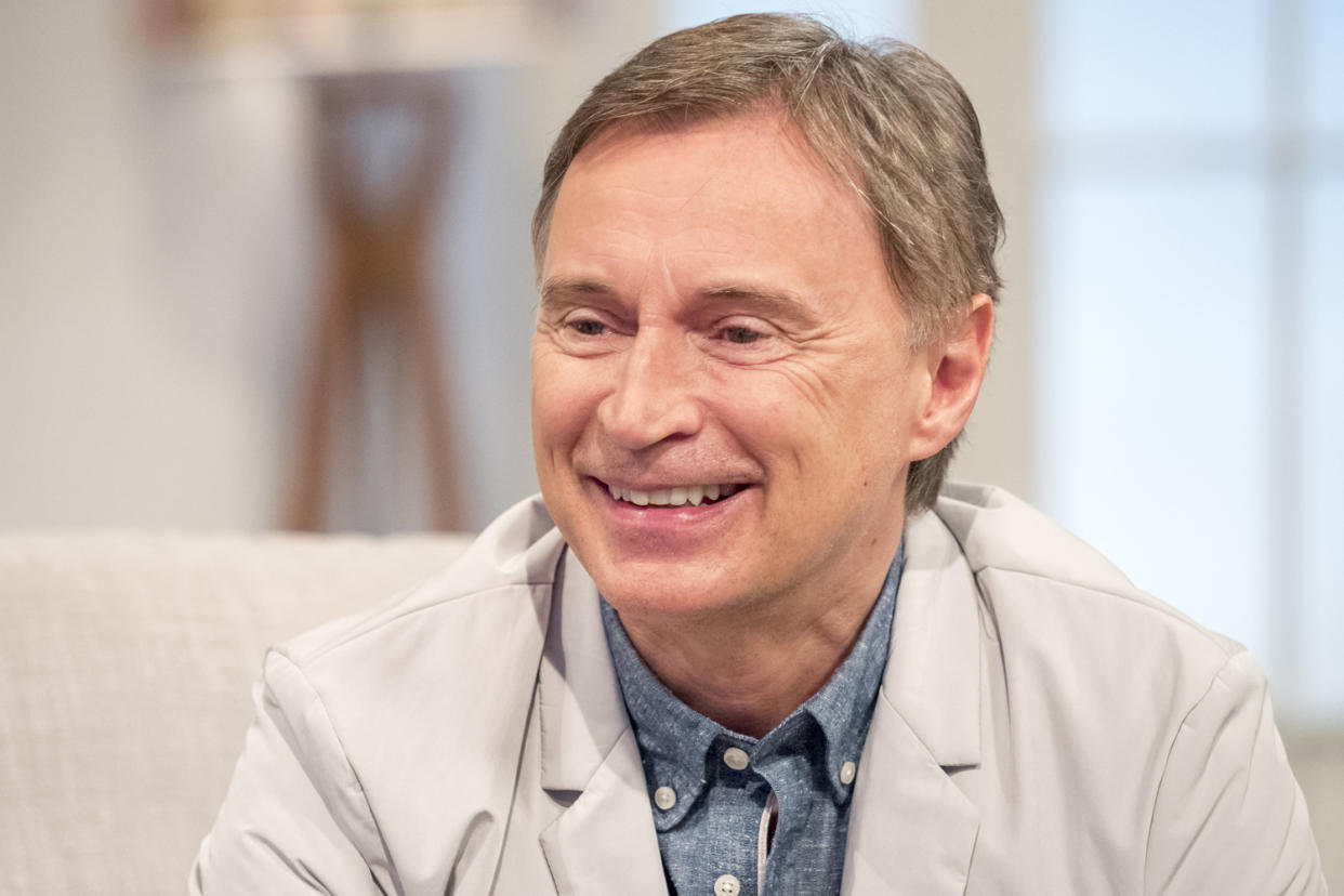 Dedication: Robert Carlyle had a tooth taken out: Ken McKay/ITV/Rex