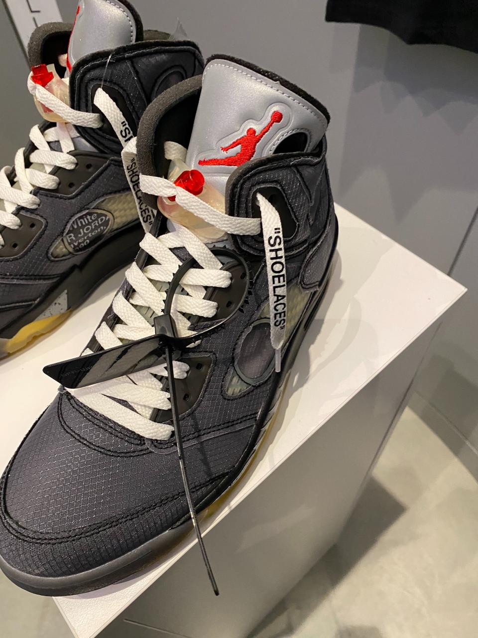 Air Jordan V Retro VIRGIL ABLOH ℅ OFF-WHITE  — NIKE