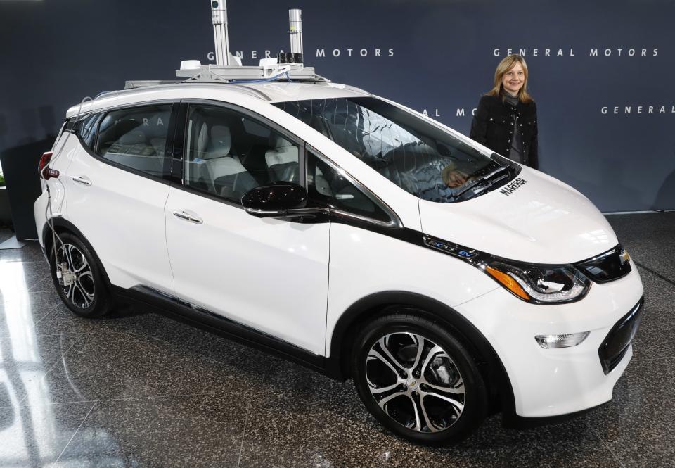 <p>GM ist der größte Autohersteller der USA. Bis vor Kurzem war er noch eng mit Deutschland verbandelt, hat die deutsche Tochter Opel aber mittlerweile wieder verkauft. Auch GM mischt auf dem E-Auto-Markt mit. (Bild: AP Photo) </p>