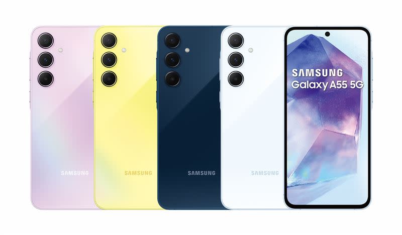 Galaxy A55 5G共推出雪沙紫、凍檸黃、冰藍莓、蘇打藍四款顏色。（圖／台灣三星提供）