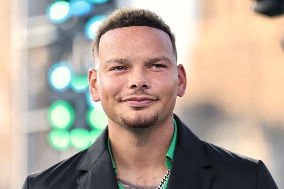 WATCH Kane Brown Makes VMA History as First Male Country Artist to Perform