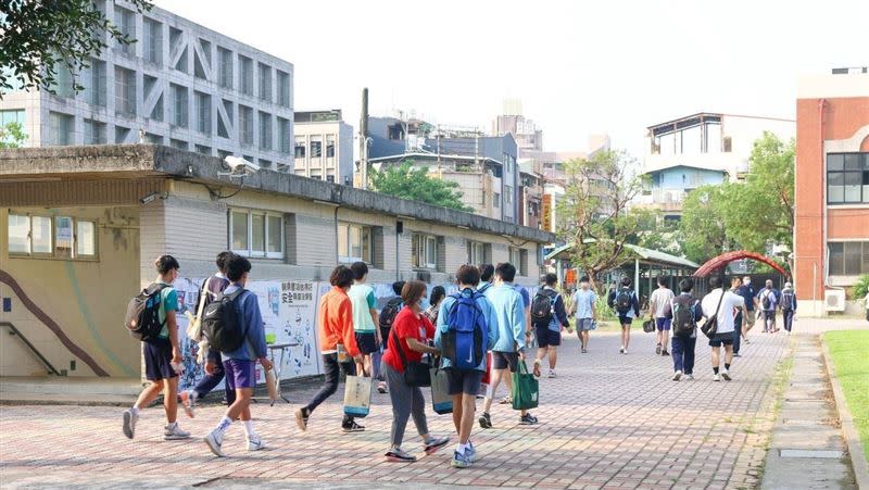 台北市國中分發作業期程預計提前兩週進行。（圖／資料照）