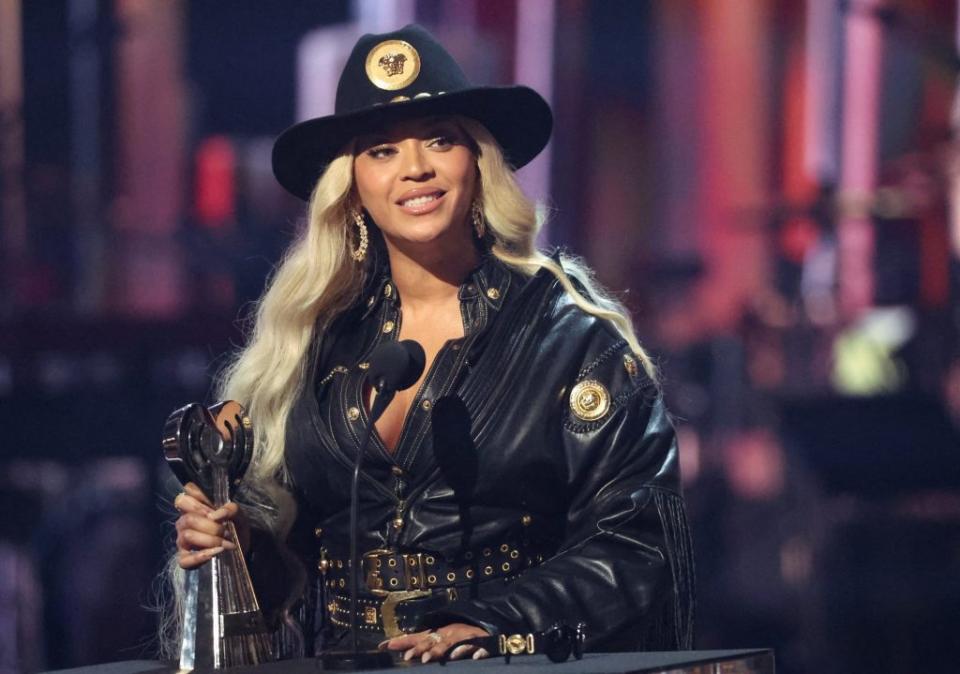 The “Texas Hold ‘Em” hitmaker accepted the Innovator Award at the iHeartRadio Music Awards at the Dolby Theatre in Los Angeles Monday night. REUTERS