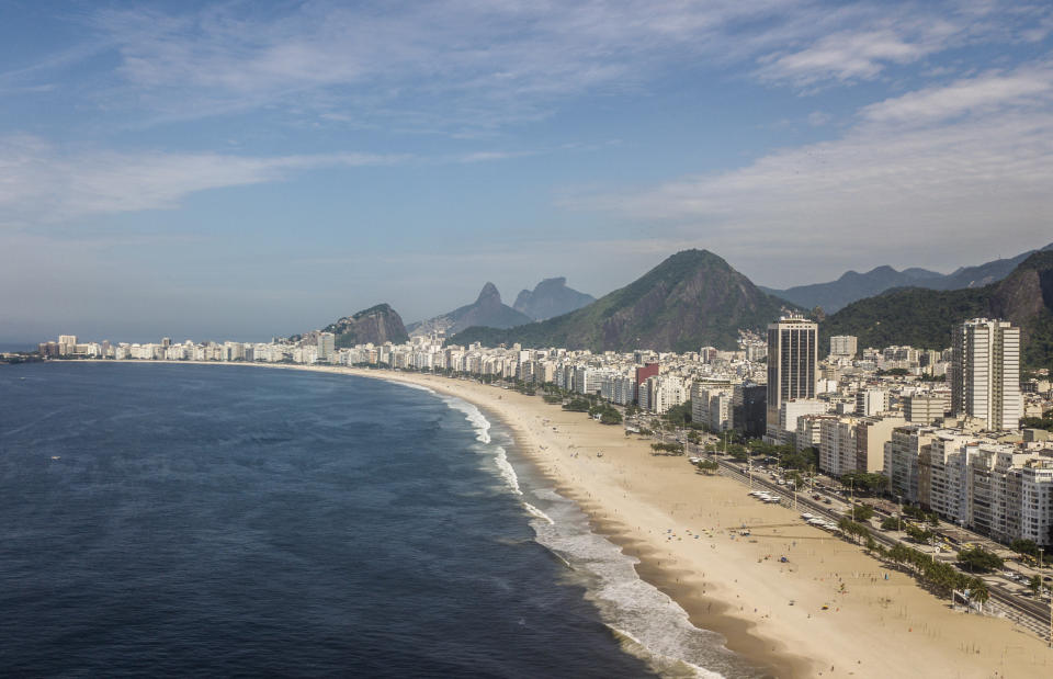 Vista aérea de la playa de Copacabana en Río de Janeiro, Brasil, el 19 de marzo de 2020. (Dado Galdieri/The New York Times)