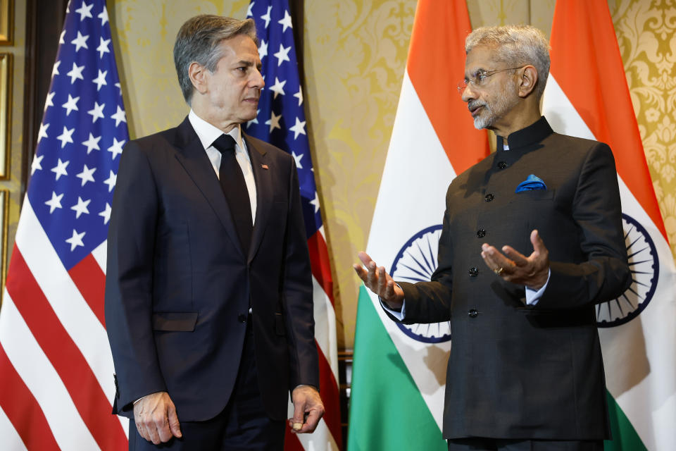 U.S. Secretary of State Antony Blinken meets Indian Foreign Minister Subrahmanyam Jaishankar ahead of a day of meetings in New Delhi, India, Friday, Nov. 10, 2023. (Jonathan Ernst/Pool Photo via AP)