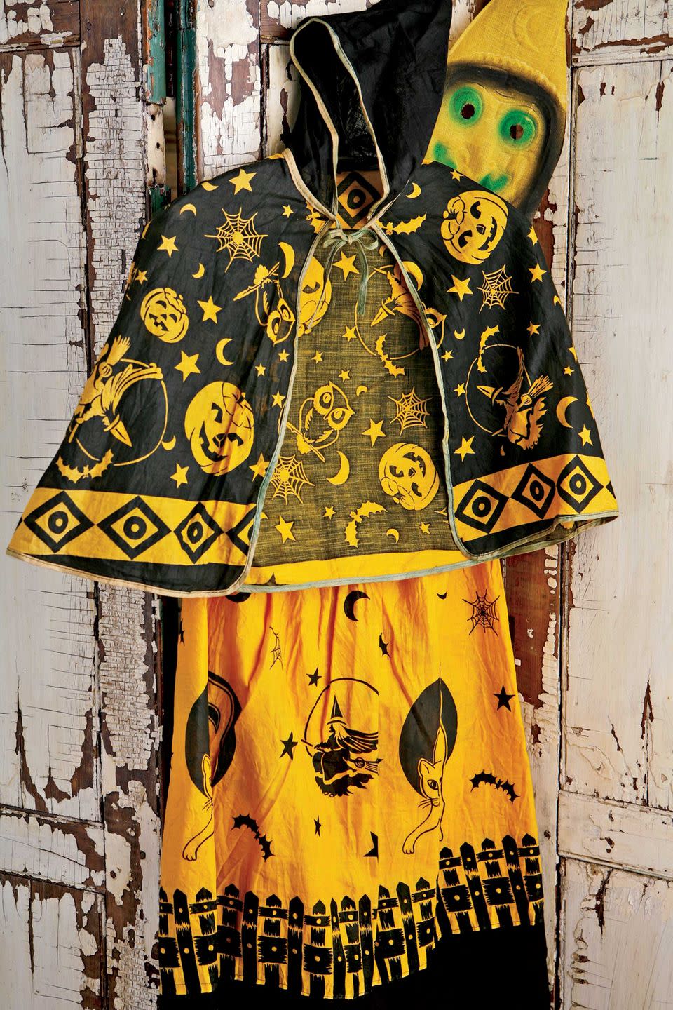 <p>In the 1940s and '50s, classic costumes like witches, ghosts, mummies, pirates, and pumpkins were still popular. This witch costume, with a muslin mask and finished cotton garment and cape, is from the early 1940s. </p>