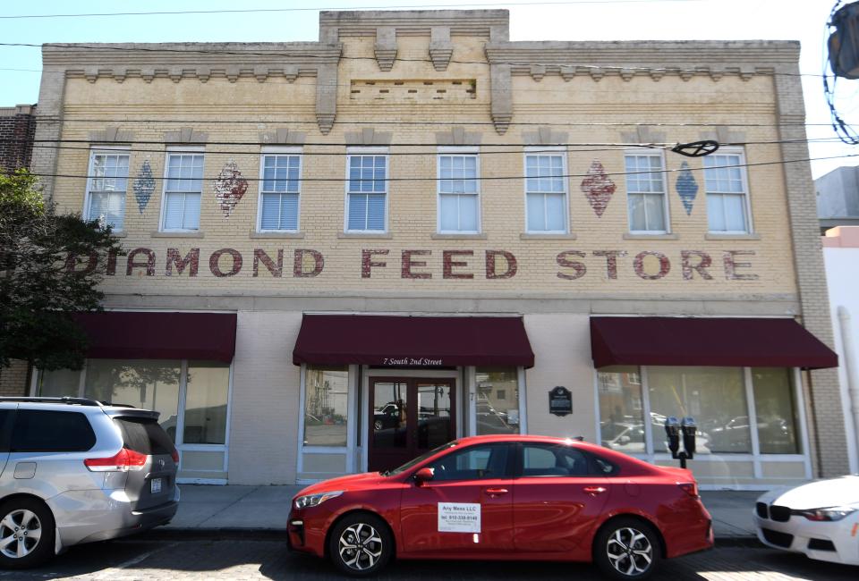"Diamond Feed Store" is painted on the side of the Warren Building at 7 S. 2nd St. in downtown Wilmington.  [MATT BORN/STARNEWS]