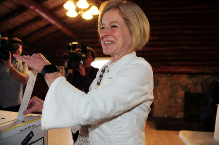 FILE PHOTO: Alberta New Democratic (NDP) leader and Premier Rachel Notley casts her ballot during the provincial election in Edmonton, Alberta, Canada, April 16, 2019. REUTERS/Candace Elliott