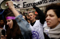 <p>El movimiento contra la desigualdad y la violencia de género ha ganado <strong>impulso internacional en los últimos meses después</strong> de diversos hitos más o menos espontáneos que han desbordado las redes (AP Photo/Francisco Seco) </p>