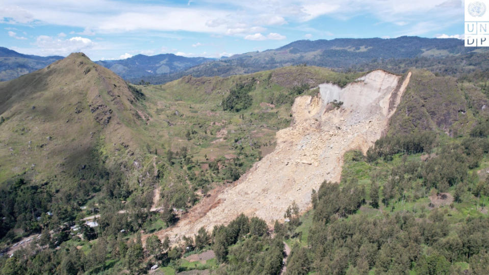 2024年5月27日，巴布亞紐幾內亞中部揚巴利村發生山崩3天後的空拍照。路透社
