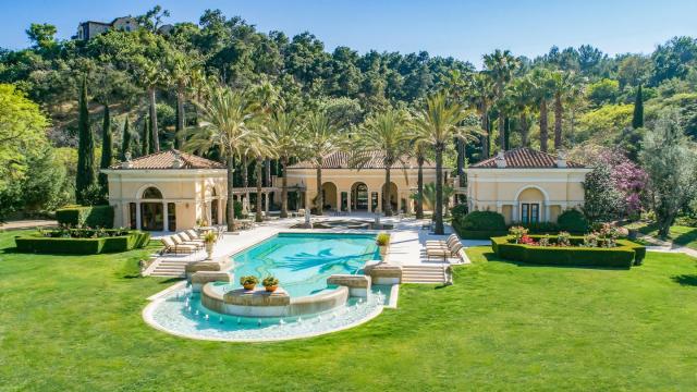 Once Asking $165 Million, Beverly Hills Estate Sold at Auction for Close to $60  Million - WSJ