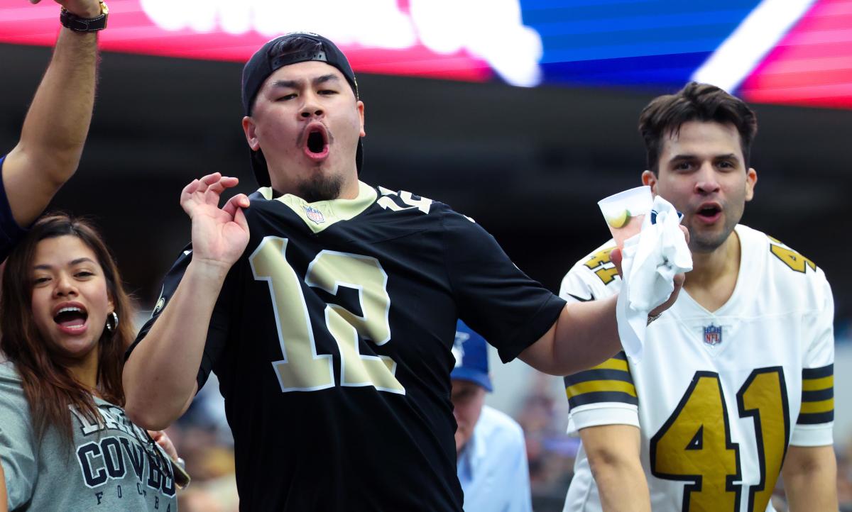 New Orleans Saints fans take over Cowboys’ AT&T Stadium