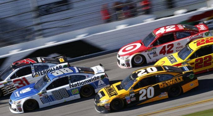 Amazon acquisisce più diritti NASCAR, perché è importante