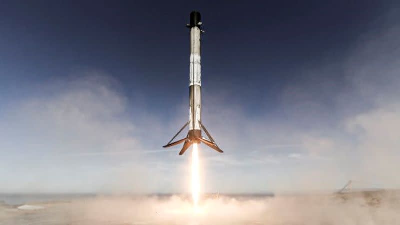 ▲SpaceX七年前發射的獵鷹9號火箭將於今年3月與月球相撞。（圖／翻攝自CNBC）