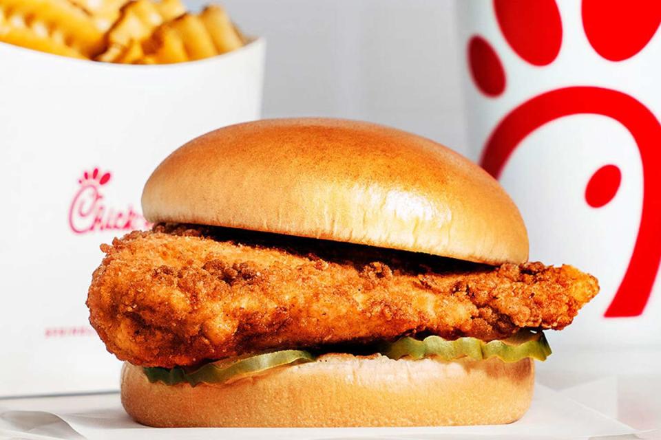 <p>Chick-fil-A</p> Chick-fil-A chicken sandwich