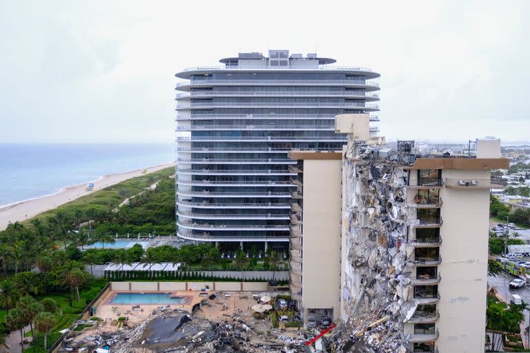 Champlain Towers South
Miami