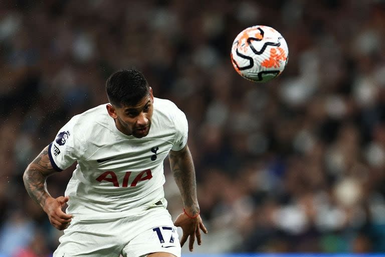 Cristian Romero, titular en Tottenham