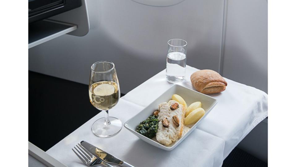 Inflight dinner and drink on board La Compagnie