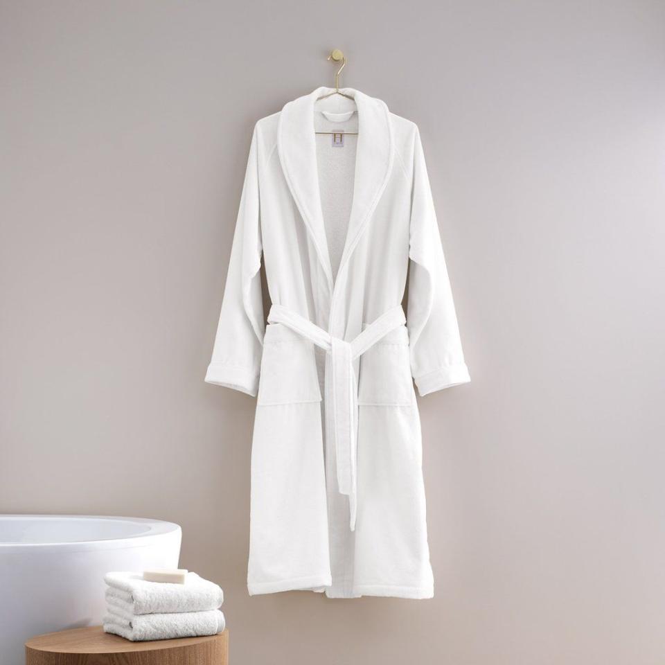 51) Shawl Collar Bathrobe