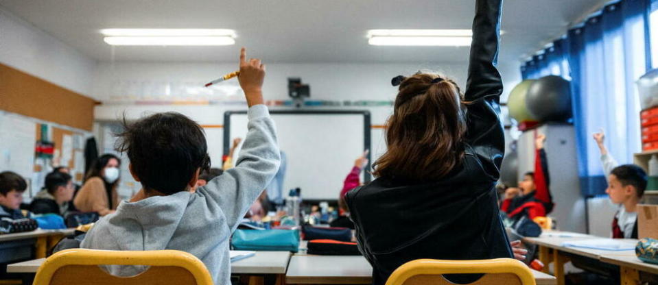 Ce lundi 27 mars, le jeune garçon retourne en classe après une semaine d’exclusion pour avoir donné « un coup de pied violent dans le zizi » d’un autre enfant.  - Credit:ARNAUD LE VU/Hans Lucas via AFP