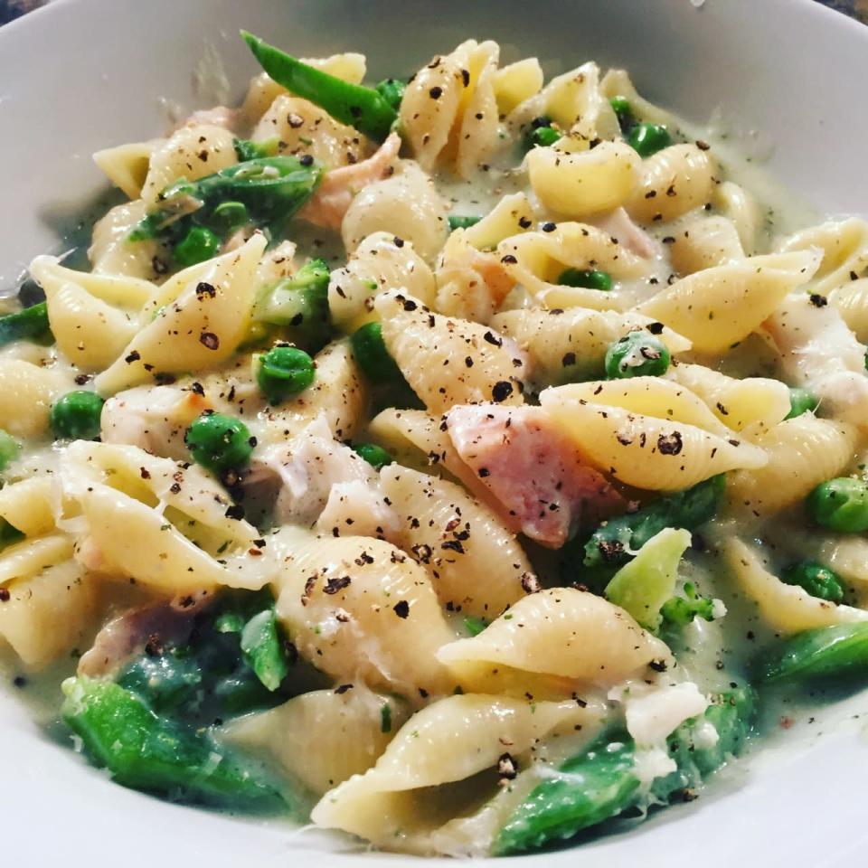 29. Pasta With Fish, Green Veg And A Creamy White Sauce