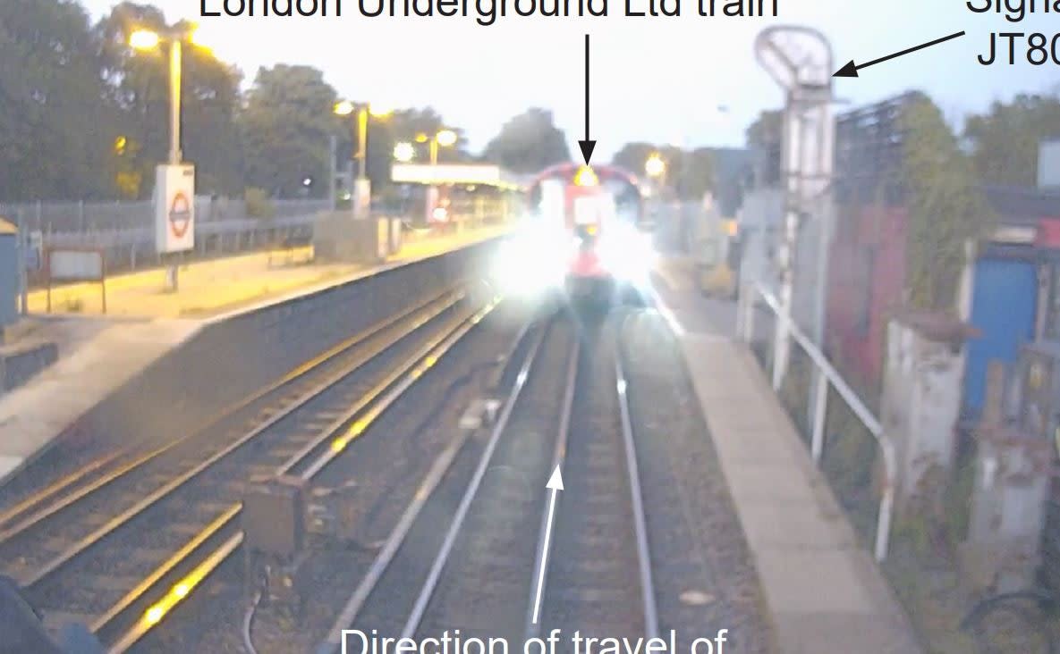 The view from the cab of the Chiltern Railways train after it eventually stopped. (RAIB)