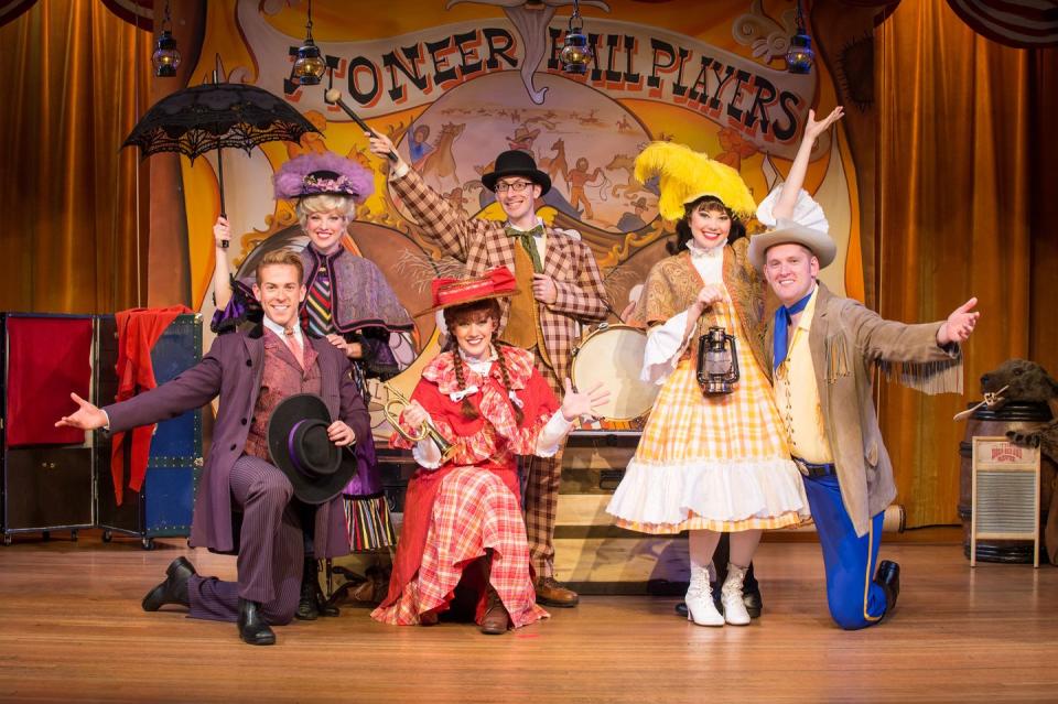 Hoop-Dee-Doo Musical Revue, Fort Wilderness Resort