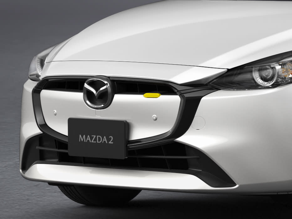 23_20230127_mazda2_frontgrille_snowflakewhite_s.jpg