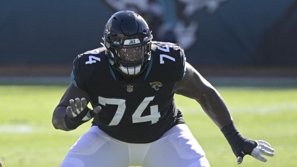 Jaguars place starting LT Cam Robinson on injured reserve after suffering knee injury - Yahoo Sports