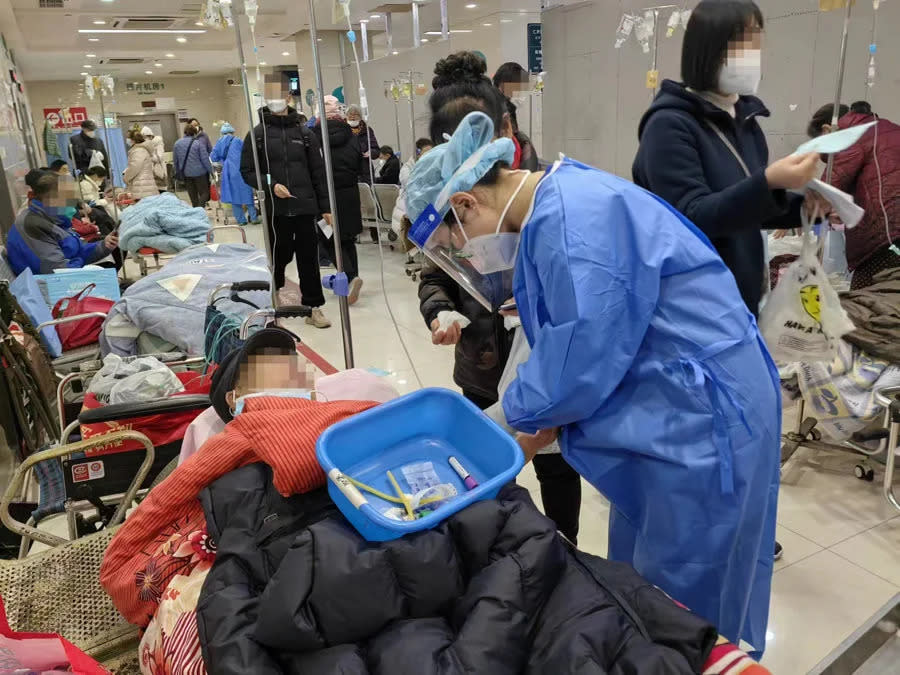 中國自放寬防疫政策後，超過9成人口染疫，據預測，至4月底累計感染死亡病例將達到170萬人。   圖：翻攝自澎湃新聞（資料照）