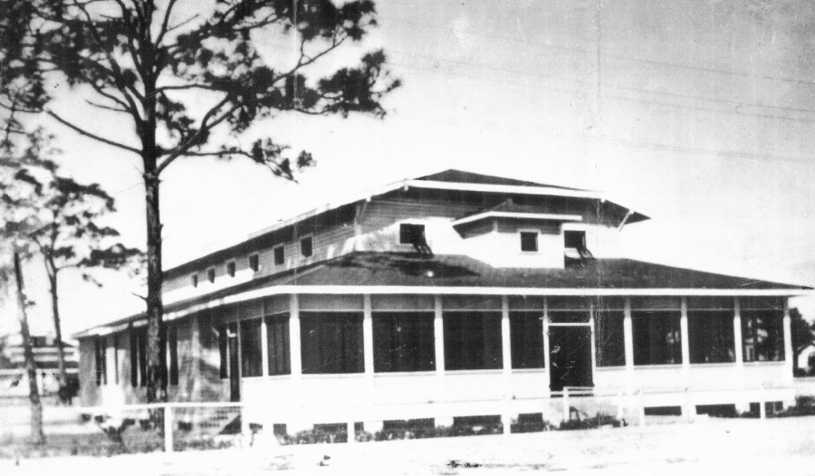 Historic Olde Naples Building on Third Street South.