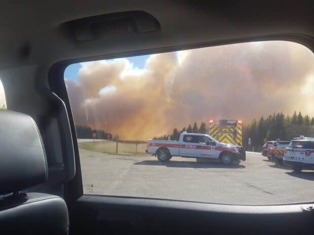 Smoke fills the sky from a wildfire near Marlboro, Alta. (Stephanie Pollard/CBC News)