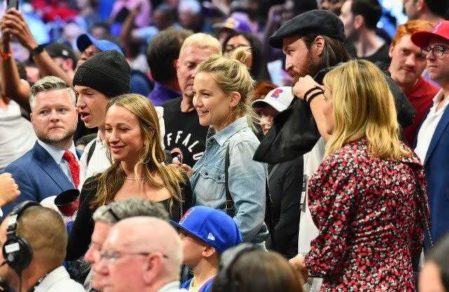 The family headed out to see the Clippers take on the Lakers.