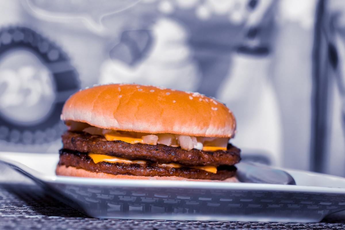 Invest In A Leading Drive-In Burger Franchise Today