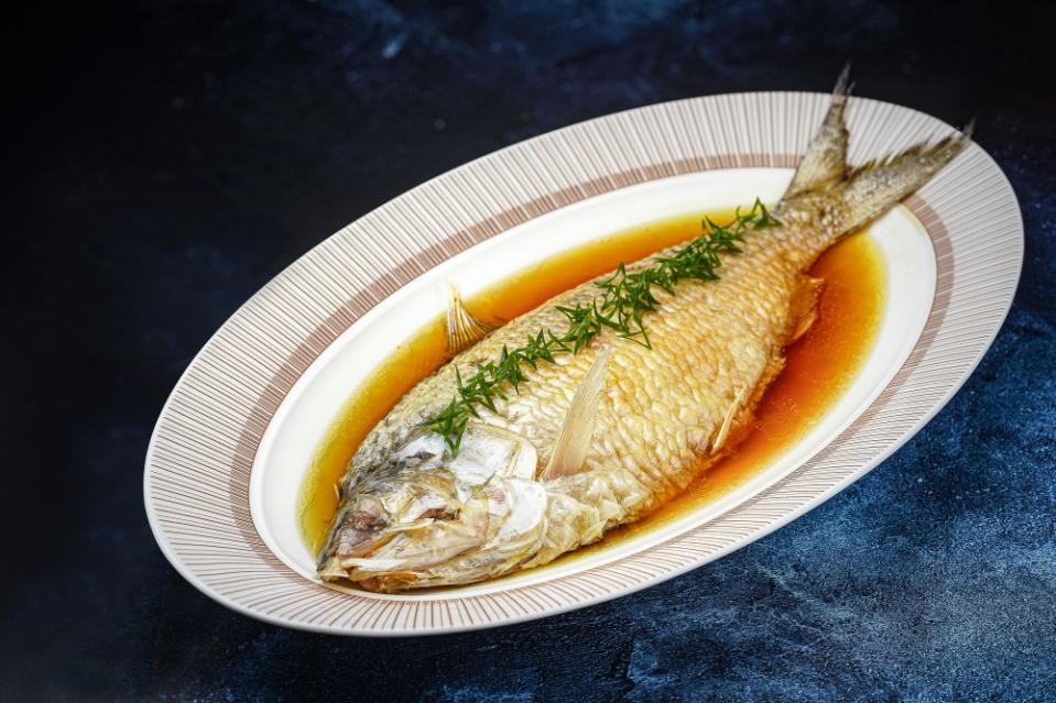 上環美食｜中菜食府「江蘇銘悅」全新餐飲美食 海產愛好者必食江蘇銀魚仔焗蛋/黑毛豬肉蒸膏蟹/十年花雕酒浸富貴蝦