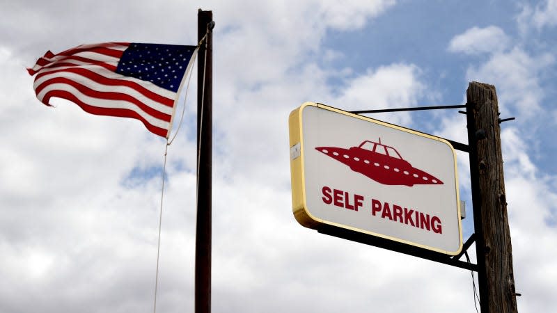 Maybe it’ll take an alien invasion to master self-driving cars. - Photo: David Becker (Getty Images)