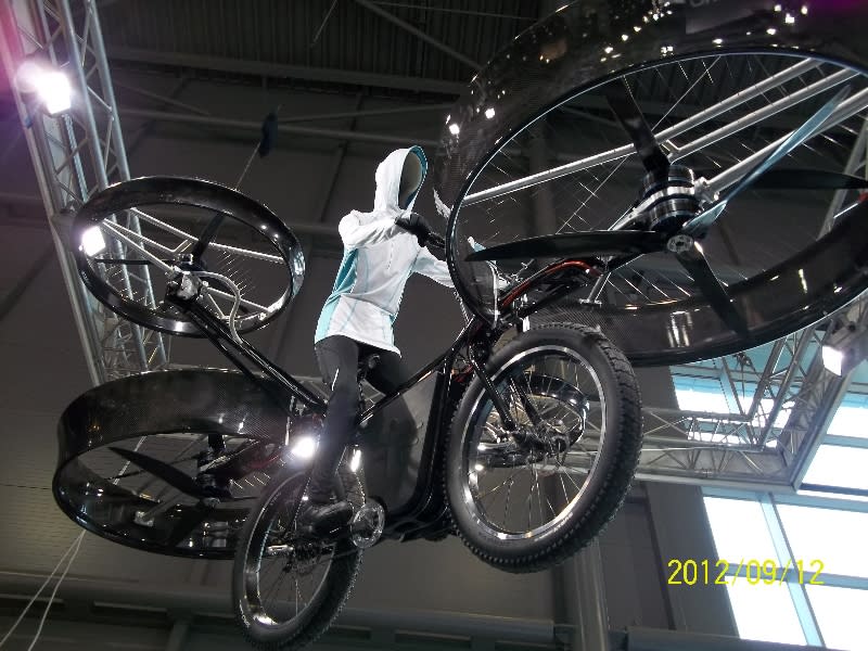 Shifting the propeller into the vertical position during the ride also combined with the position of the battery in the space behind the seat influenced adversely the centre of the bike`s gravity which could again result in both the pilot`s and the bike`s fall.