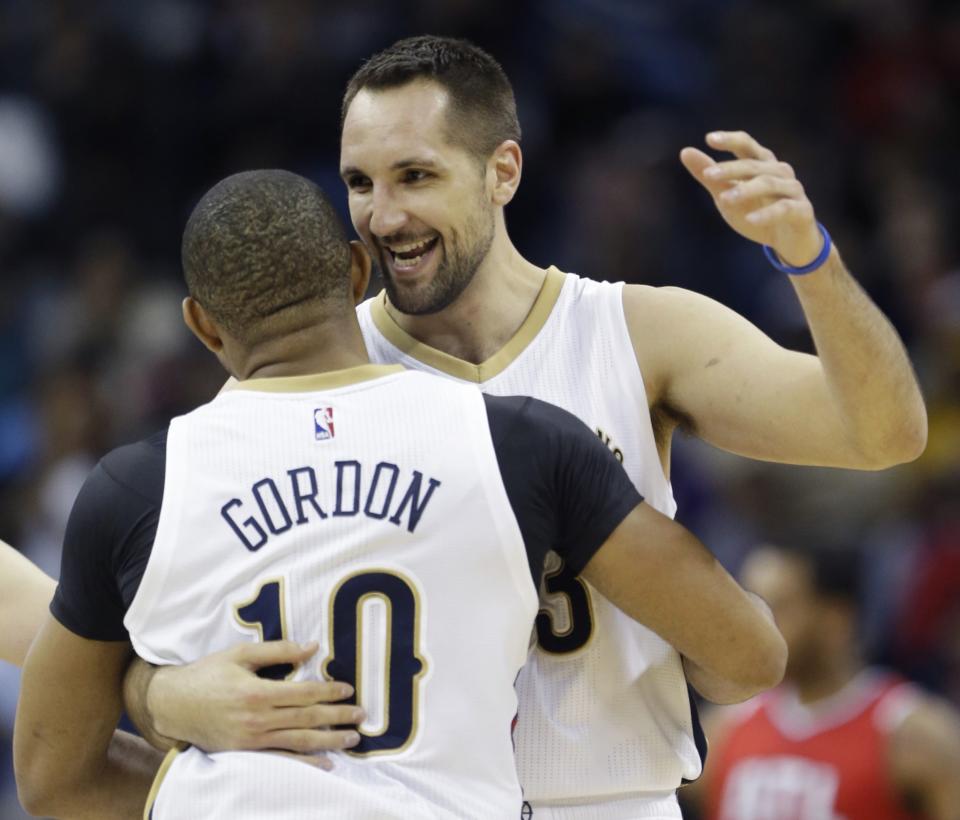 Ryan Anderson and Eric Gordon could feast on the offensive opportunities they get in Houston. (AP)