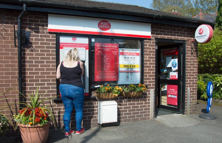 <span class="caption">More and more people are relying on post offices for cash.</span> <span class="attribution"><span class="source">Michael J P / Shutterstock.com</span></span>