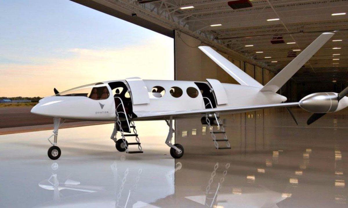 Meet Alice: the electric plane with a propeller on each wingtip and at the stern: Eviation