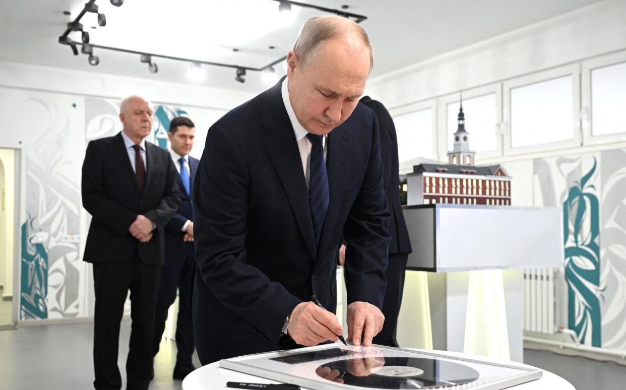 Vladimir Putin gave a talk to students at the Kant Baltic Federal University