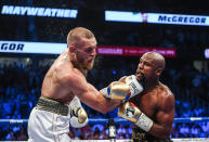 <p>The Most Brutal Photos From The Mayweather-McGregor Fight </p>