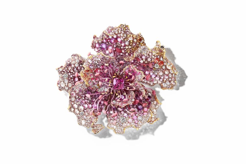 Cindy Chao’s Black Label Masterpiece IX “Damask Rose Brooch,” from 2019.