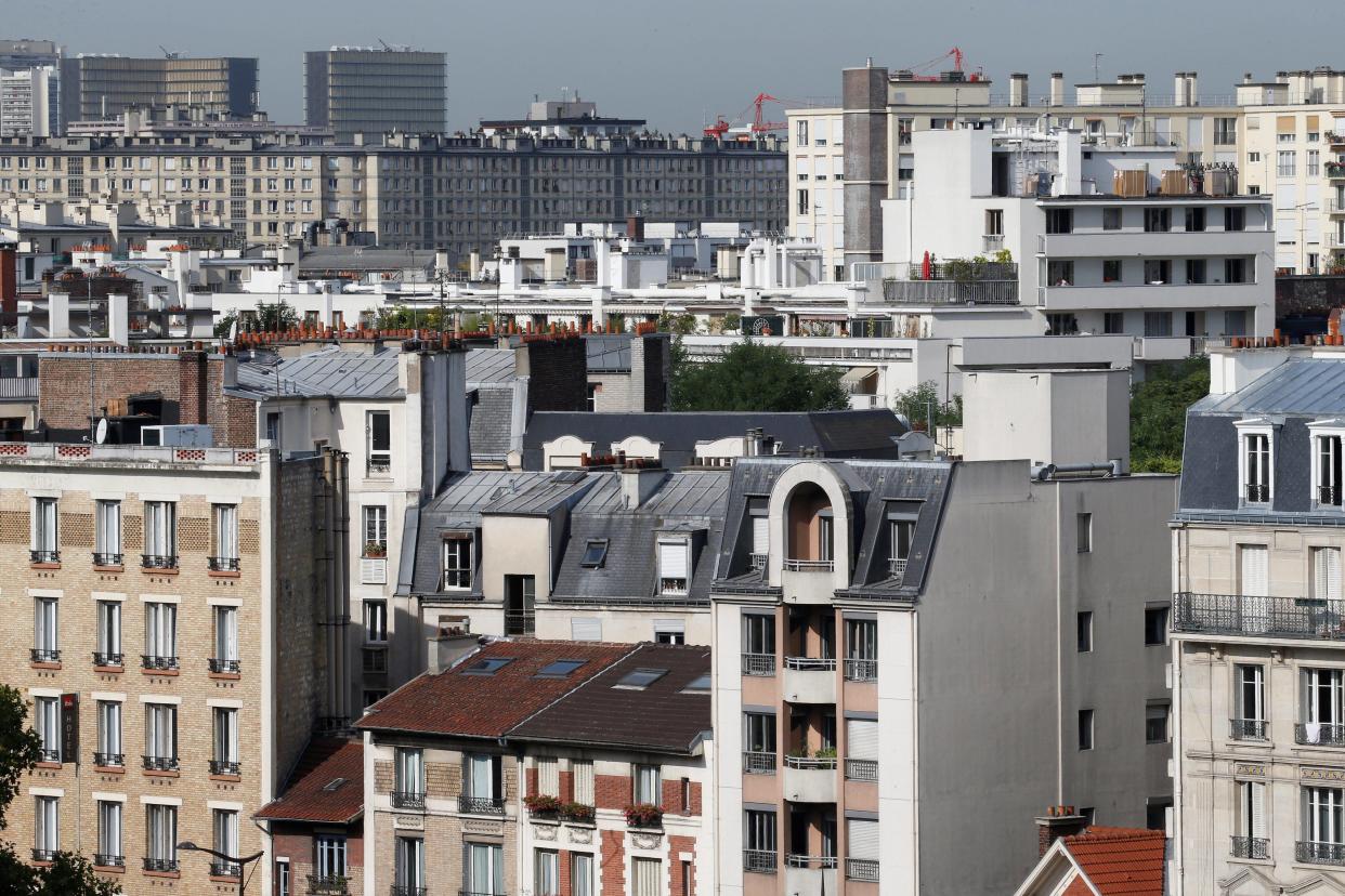 « Face à la crise qui s’étend dans notre pays, une politique ambitieuse en matière de construction, de rénovation, d’accessibilité et d’orientation de l’offre est incontournable  », écrivent les députés Boris Vallaud et Iñaki Echaniz.